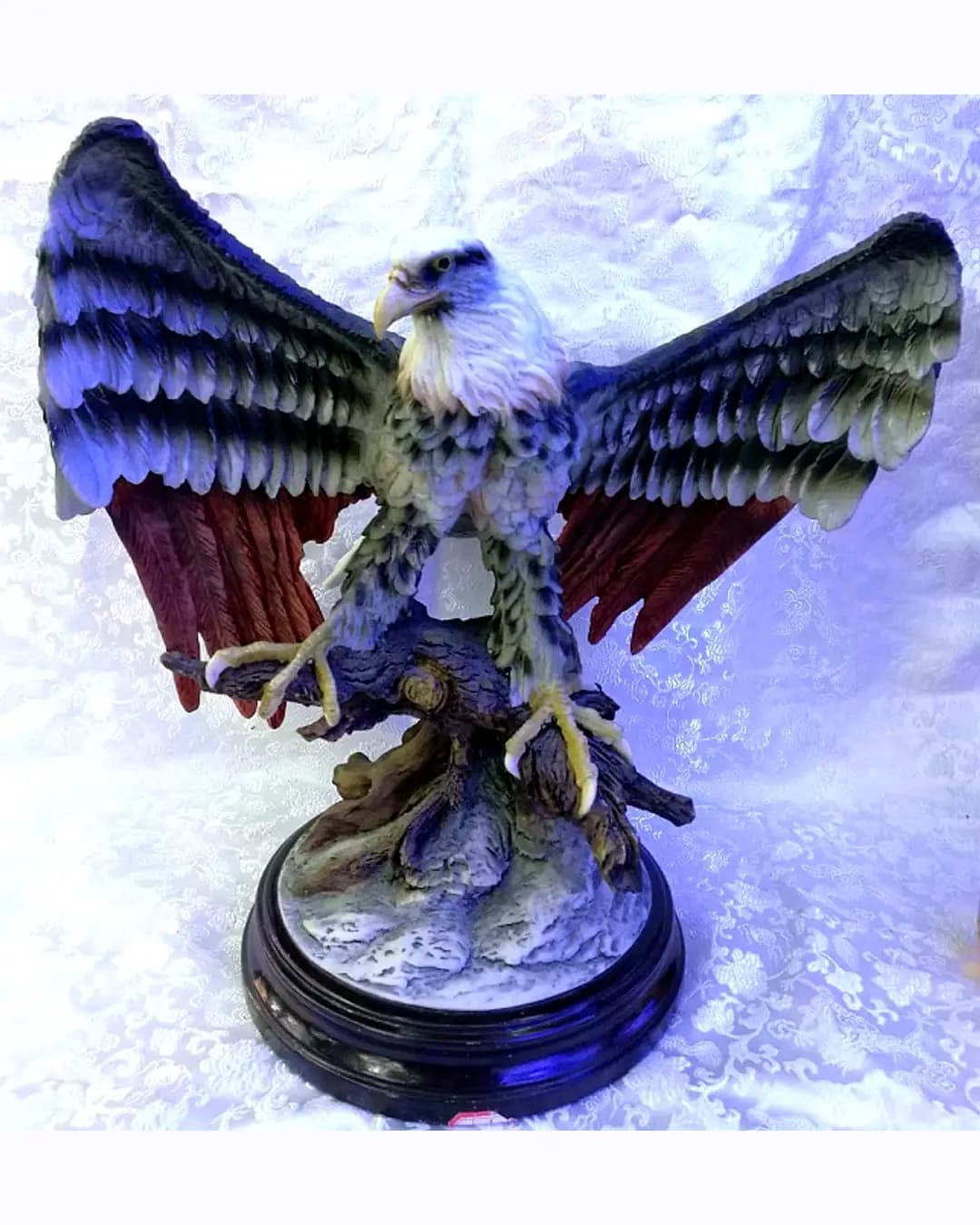 Eagle Showpiece - Large