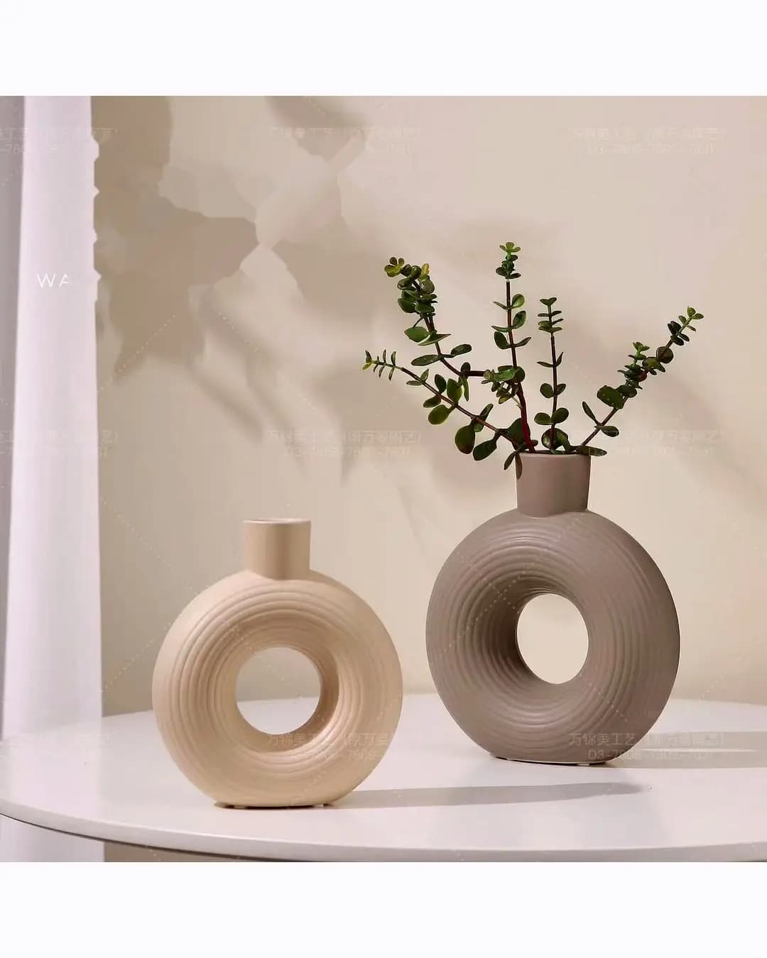 Ceramic Vase (DHK-1704)