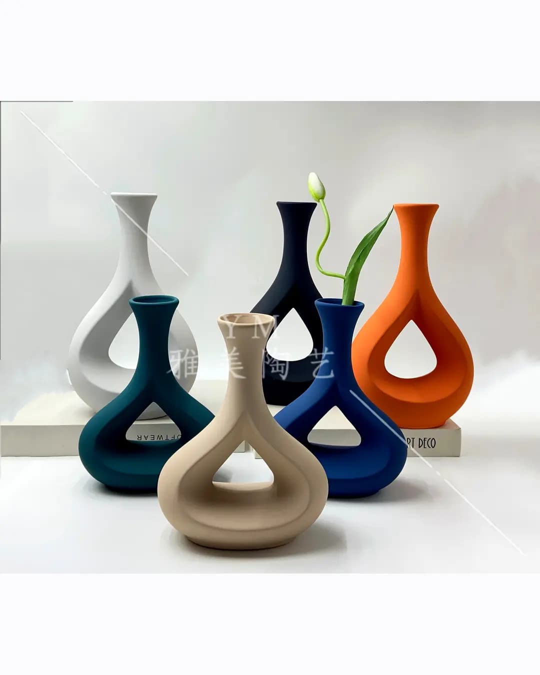 Ceramic Vase (DHK-1719)