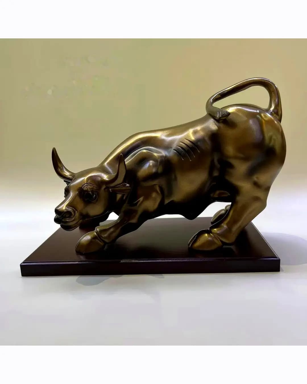Bull Showpiece