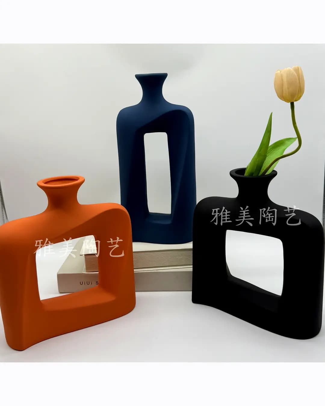 Ceramic Vase (DHK-1720)