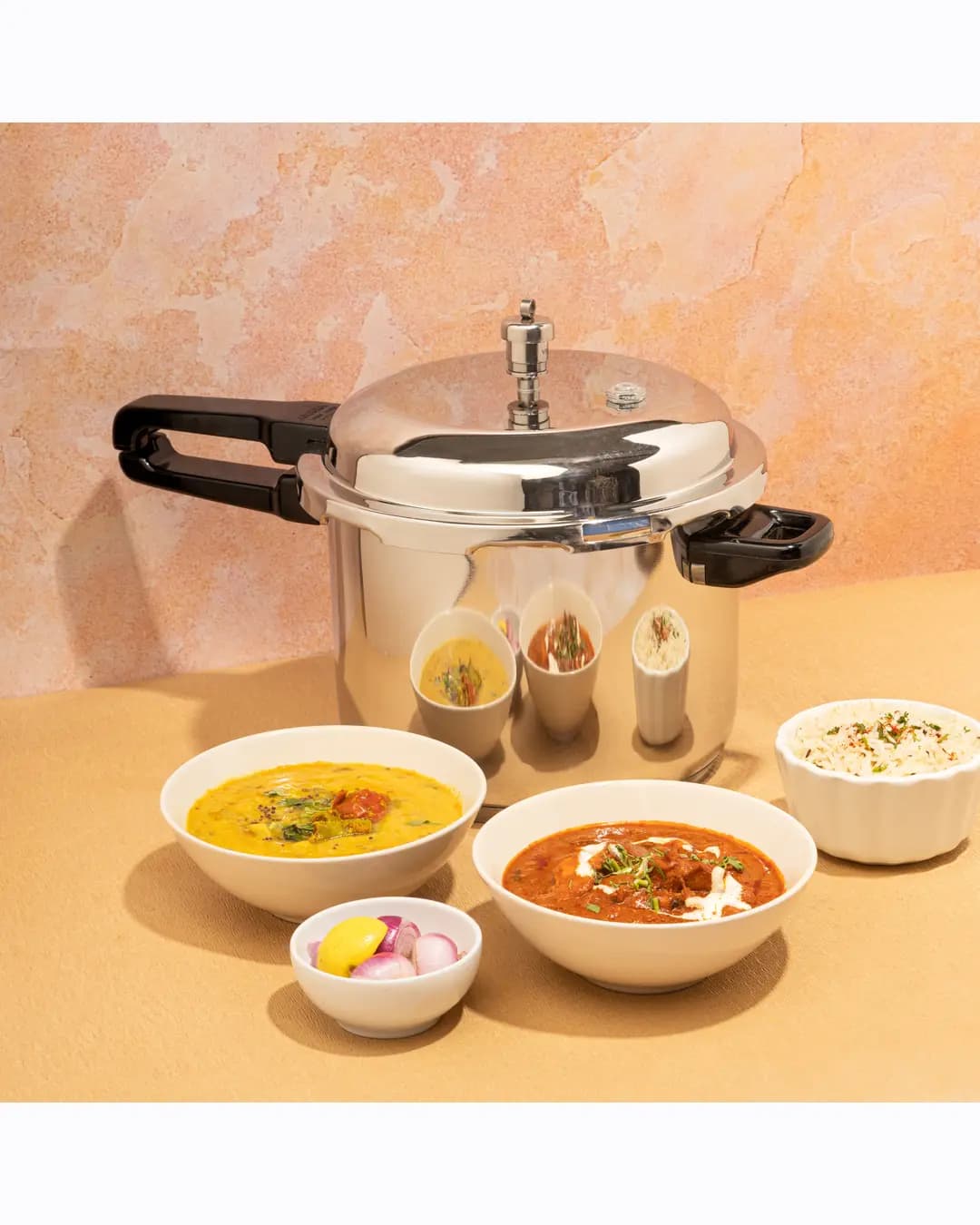 Vinod 18/8 Stainless Steel Outer Lid Pressure Cooker
