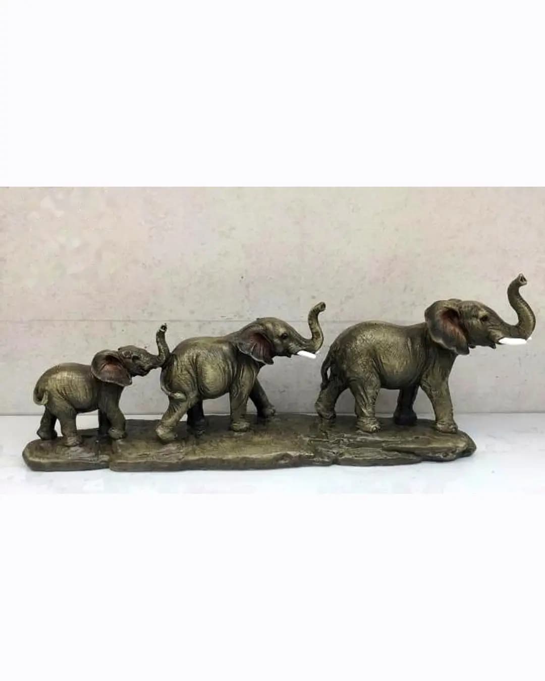 Elephant Family Showpiece