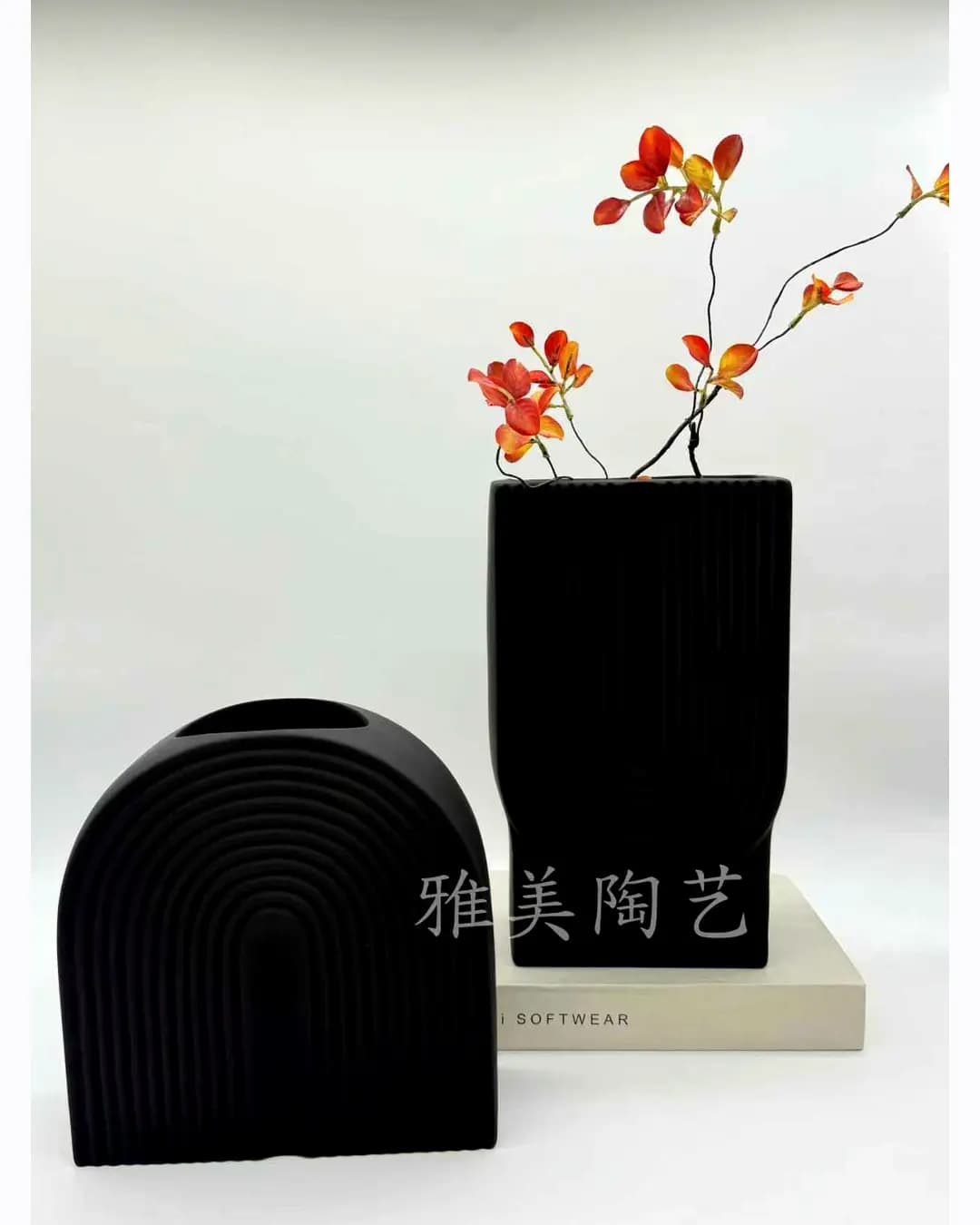 Ceramic Vase (DHK-1718)