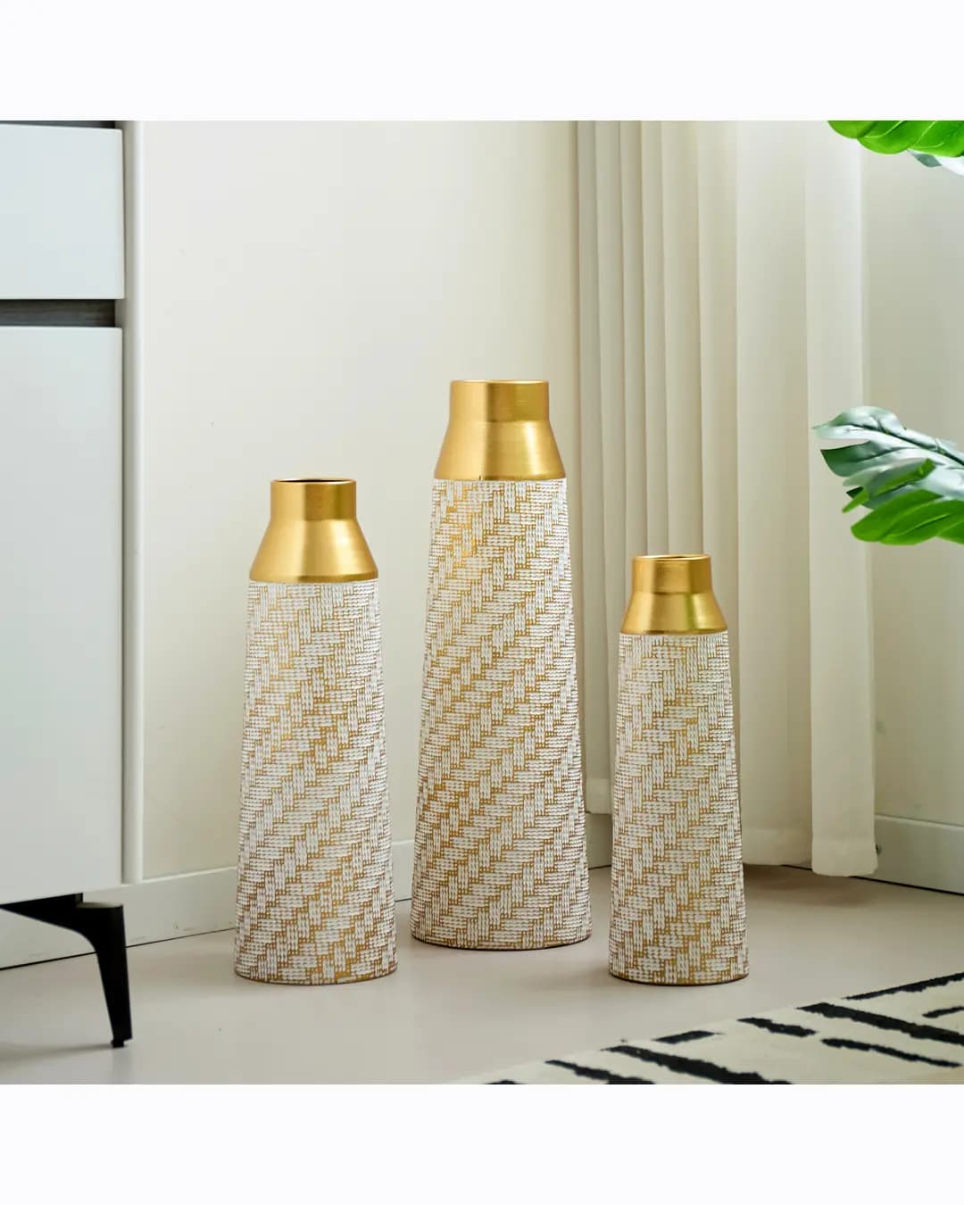 Metal Vase (DHK-2000)