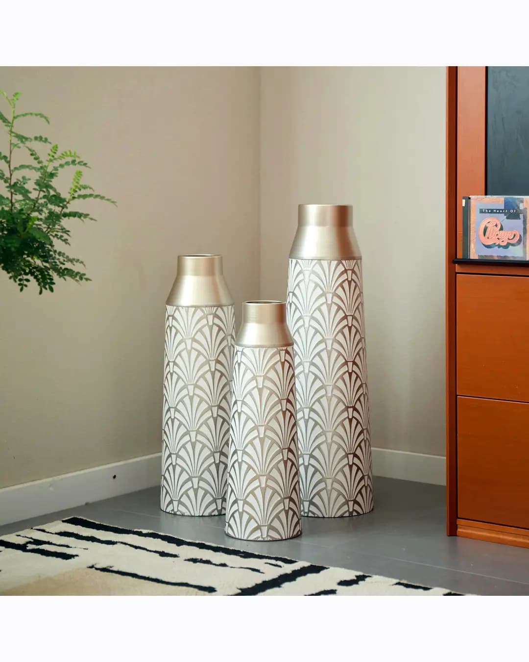 Metal Vase (DHK-2003)