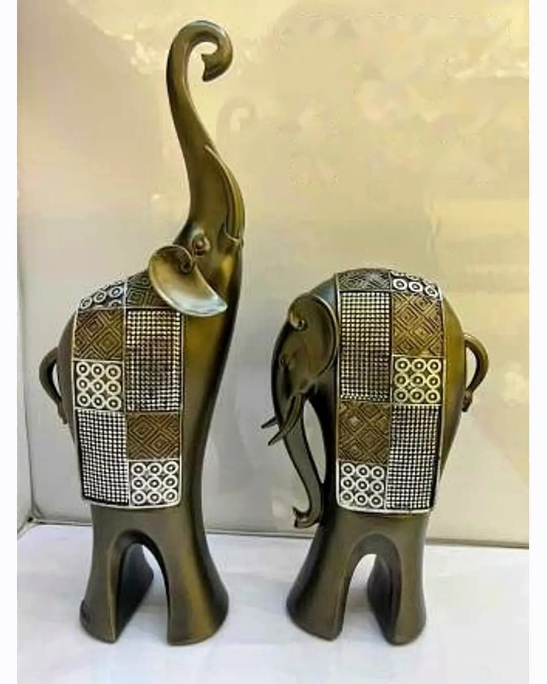 Elephant Pair Showpiece - Silver Accent