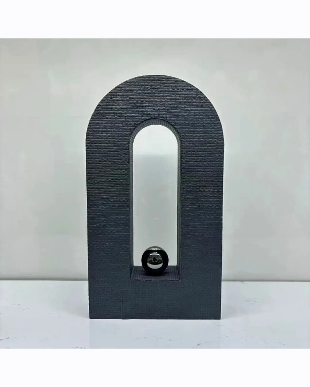 Arch Sculpture with Ball (DHK-1725)